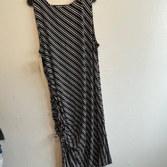 Hi-low super soft maxi dress - Picture 2 of 4